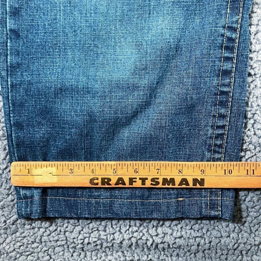 True Religion Bobby Jeans Mens 43x27 Medium Wash Straight‎ Leg Distressed Denim